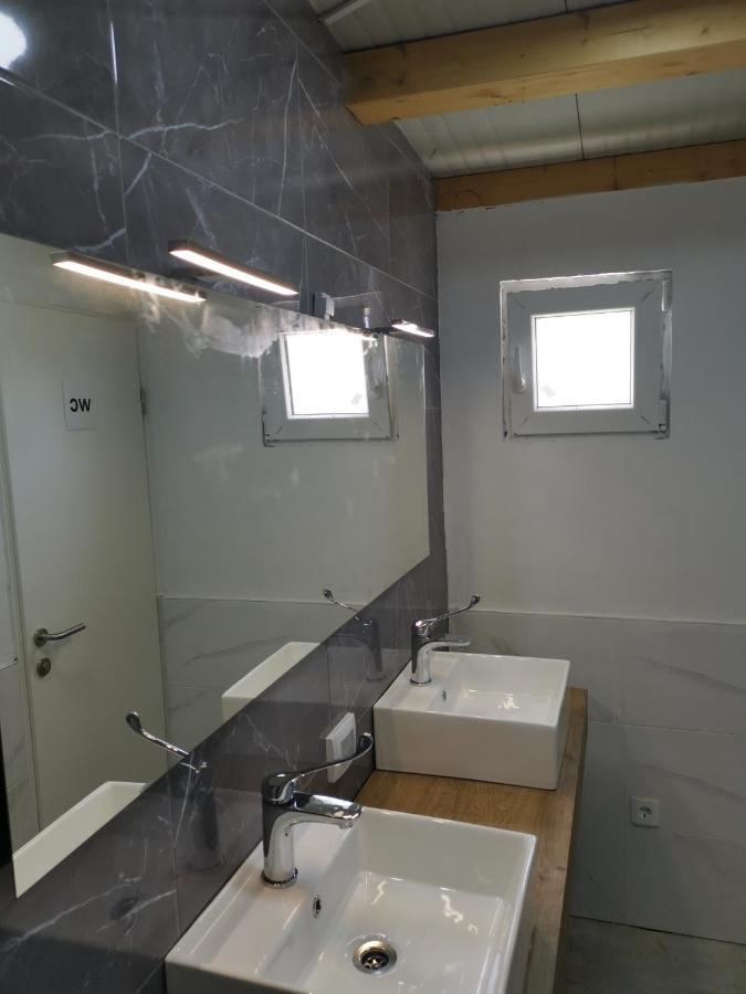 Camper For Two Hotel Banjole Exterior foto