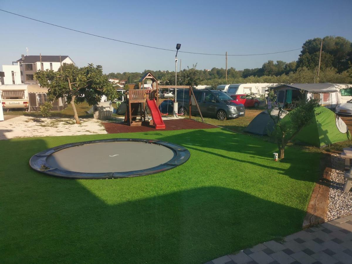 Camper For Two Hotel Banjole Exterior foto